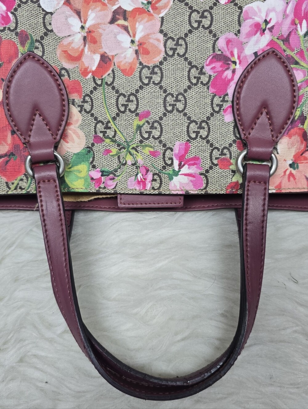 Gucci Floral GG Supreme Canvas Tote in Pink and Burgundy - Picture 9 of 15